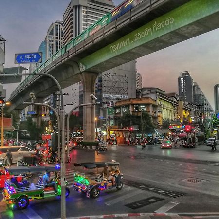 Nysa Hotel Bangkok Sukhumvit 11 Eksteriør billede The station in 2019