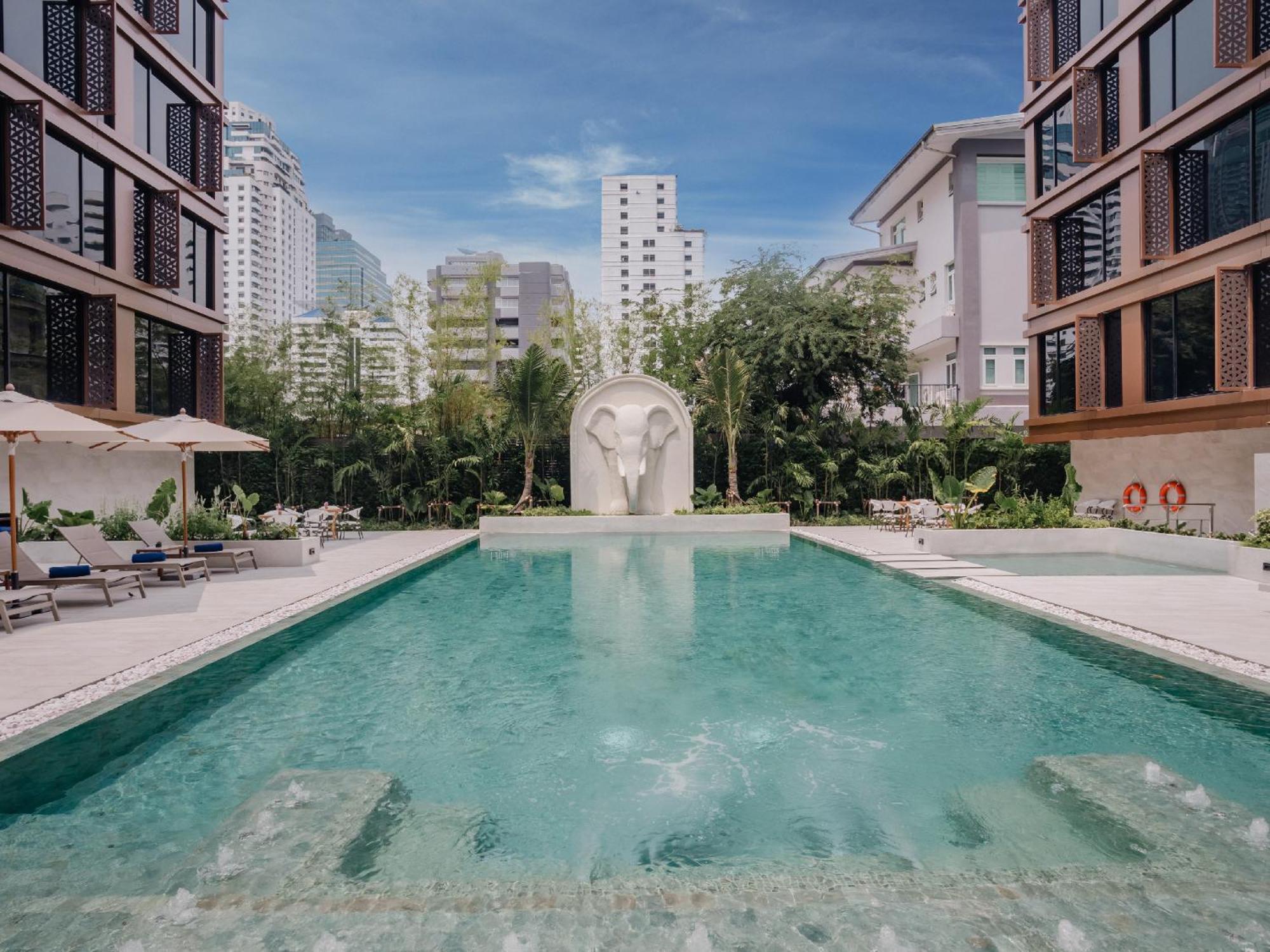 Nysa Hotel Bangkok Sukhumvit 11 Eksteriør billede The swimming pool at the hotel
