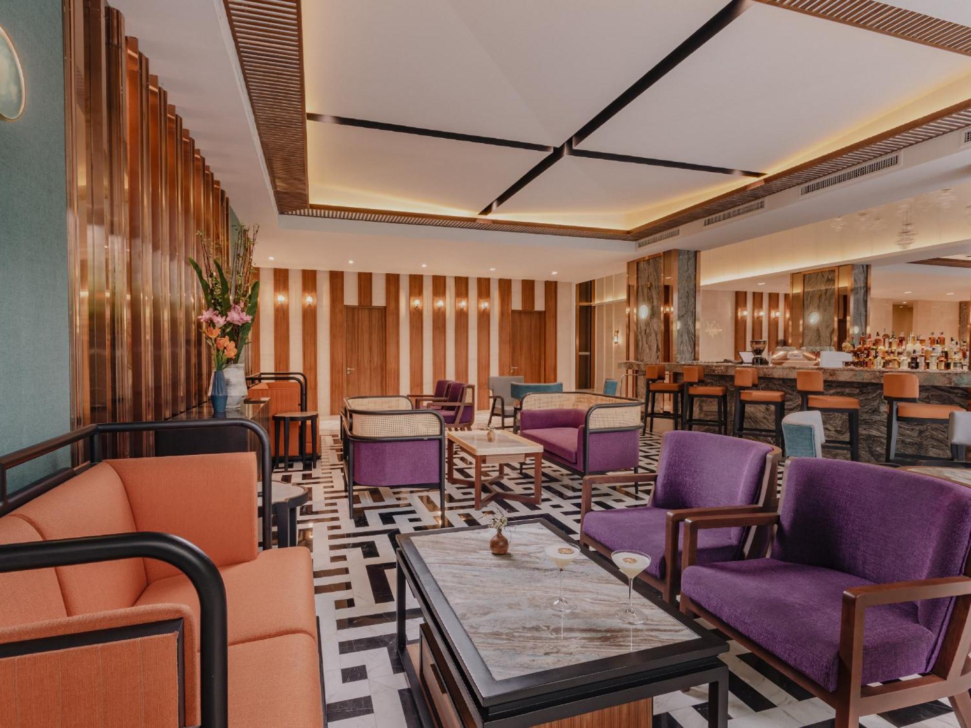 Nysa Hotel Bangkok Sukhumvit 11 Eksteriør billede The lounge at the airport
