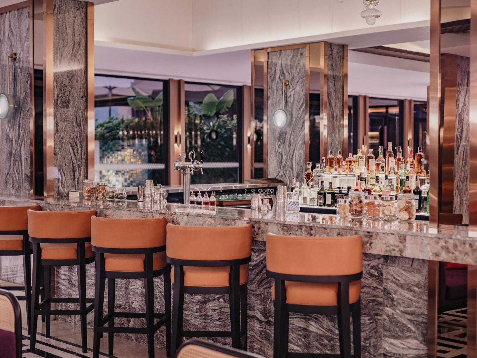 Nysa Hotel Bangkok Sukhumvit 11 Eksteriør billede The bar at the 1919