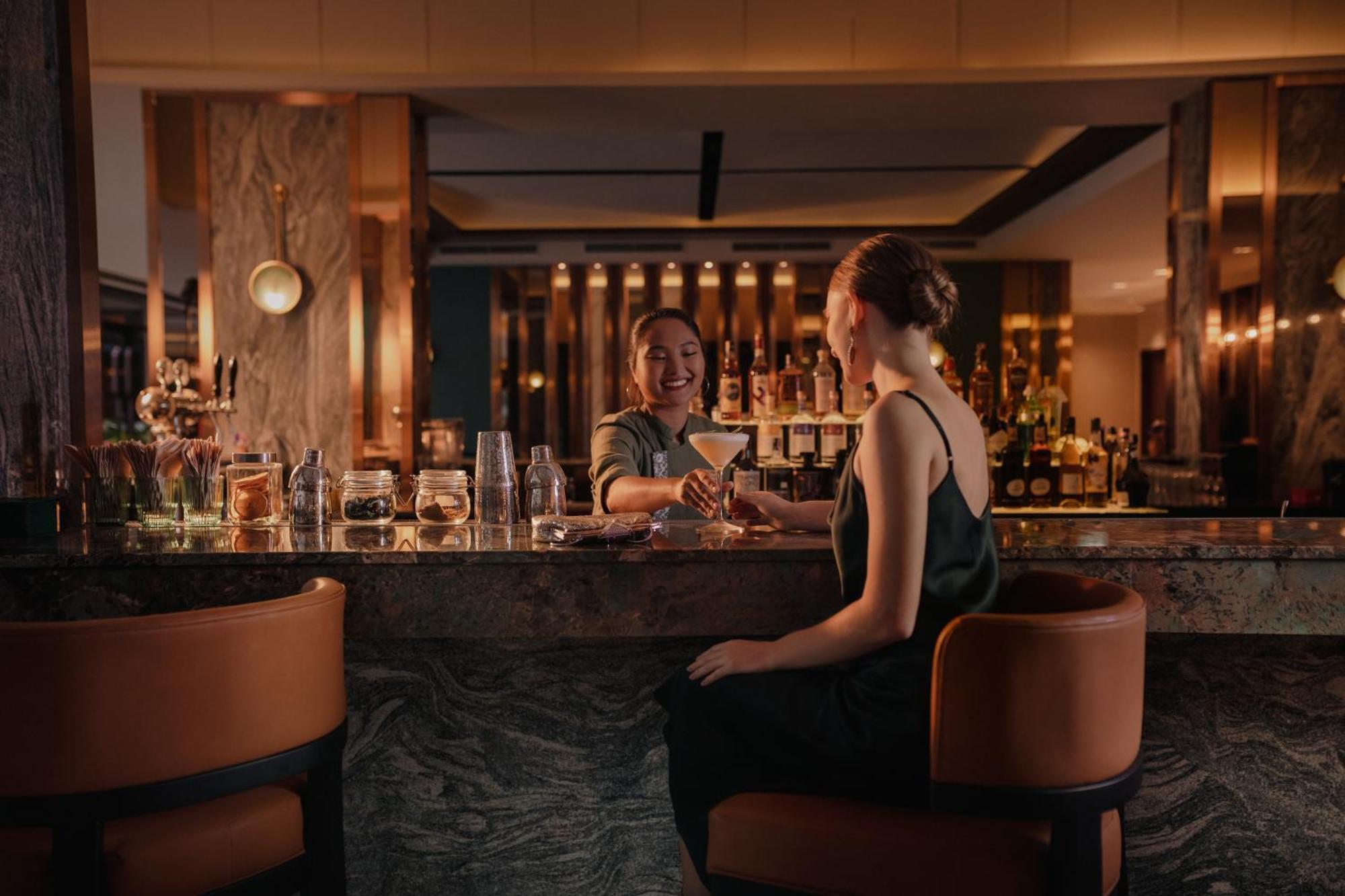 Nysa Hotel Bangkok Sukhumvit 11 Eksteriør billede The Bar