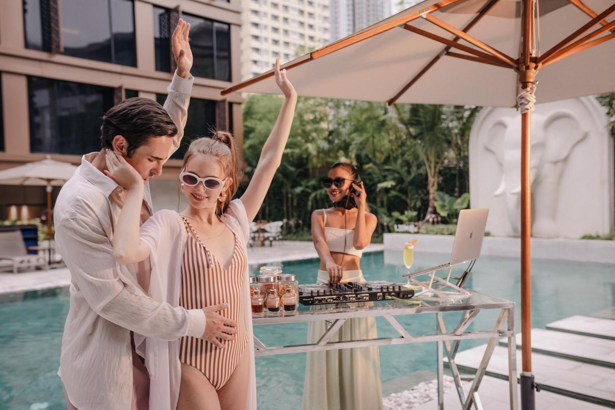 Nysa Hotel Bangkok Sukhumvit 11 Eksteriør billede The Pool Club