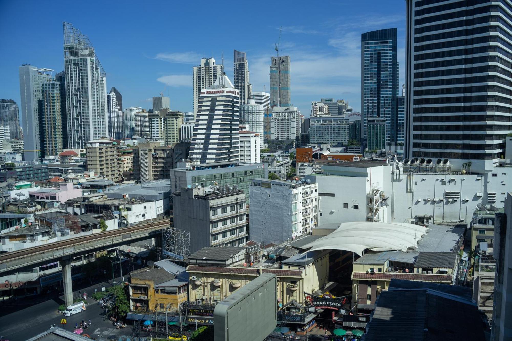 Nysa Hotel Bangkok Sukhumvit 11 Eksteriør billede San Diego skyline